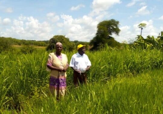 5190-Bernard and his wife in their braicharia farm